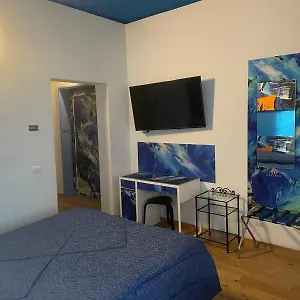 https://rooms-of-love.it-lombardy.com